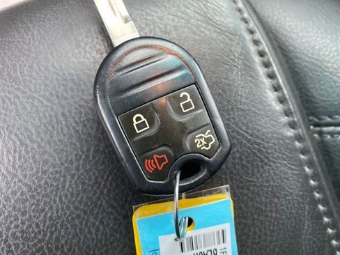 Used 2015 Ford Explorer XLT w/ Equipment Group 202A image 24