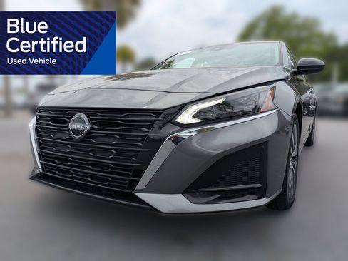 Used 2025 Nissan Altima 2.5 SV FWD image 10