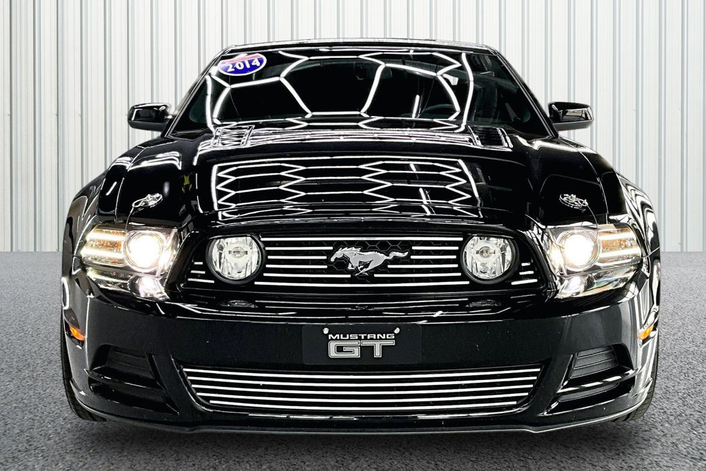 Used 2014 Ford Mustang GT Premium w/ Comfort Package RWD image 2