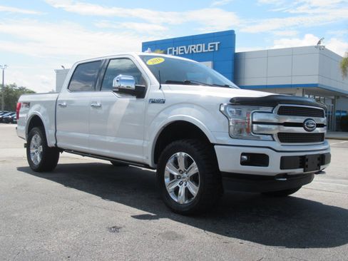 Used 2018 Ford F150 Platinum w/ Equipment Group 701A Luxury AWD/4WD image 3