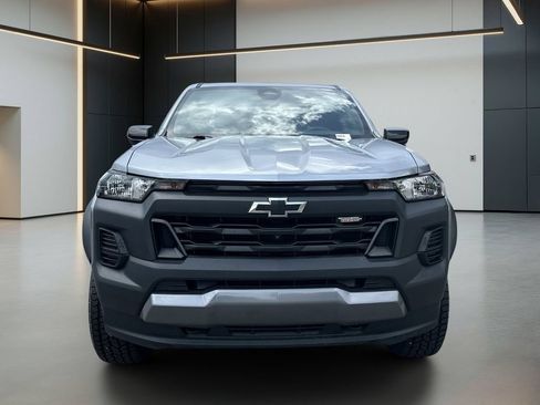 Used 2024 Chevrolet Colorado Trail Boss w/ Technology Package AWD/4WD image 9