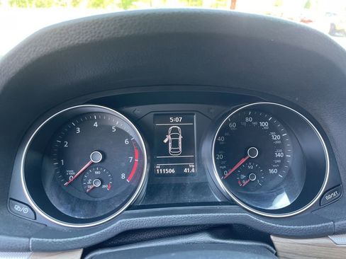 Used 2016 Volkswagen Passat 1.8T SE FWD image 24