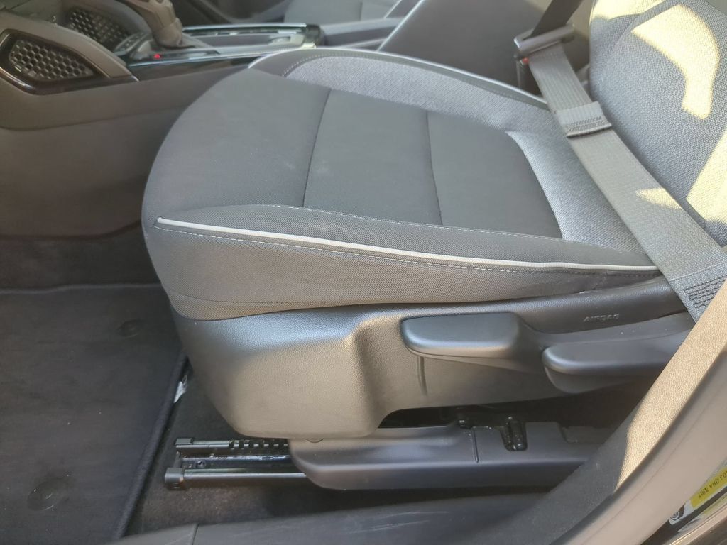Used 2025 Chevrolet TrailBlazer LT AWD/4WD image 14