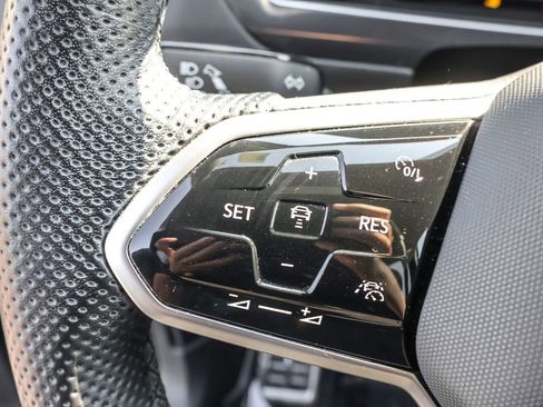 Used 2023 Volkswagen Tiguan SEL R-Line image 21