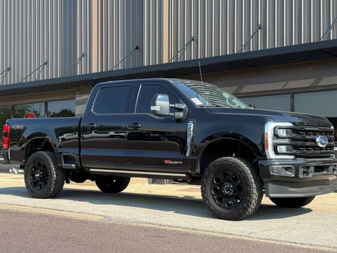 Used 2025 Ford F250 Lariat AWD/4WD image 3