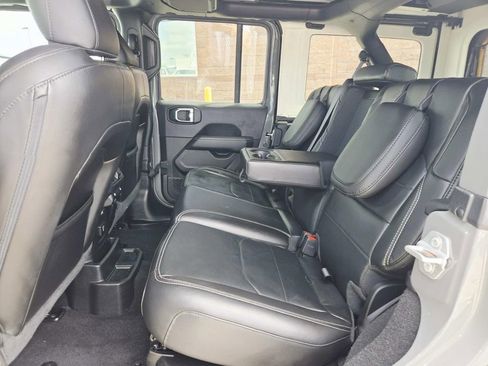 Used 2023 Jeep Wrangler Unlimited Sahara w/ Cold Weather Group image 15