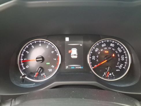 Used 2022 Toyota RAV4 XLE Premium FWD image 14