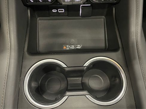 Used 2022 Chevrolet Tahoe High Country image 35