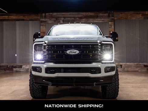 Used 2026 Ford F250 Platinum w/ Platinum Plus Package AWD/4WD image 4