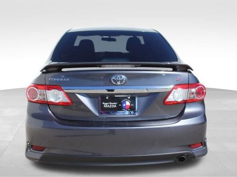 Used 2013 Toyota Corolla S image 7