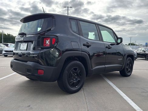 Used 2019 Jeep Renegade Sport FWD image 6