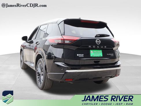 Used 2026 Nissan Rogue Platinum w/ Platinum Premium Package AWD/4WD image 3