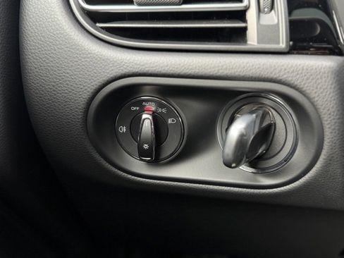 New 2026 Porsche Macan image 23