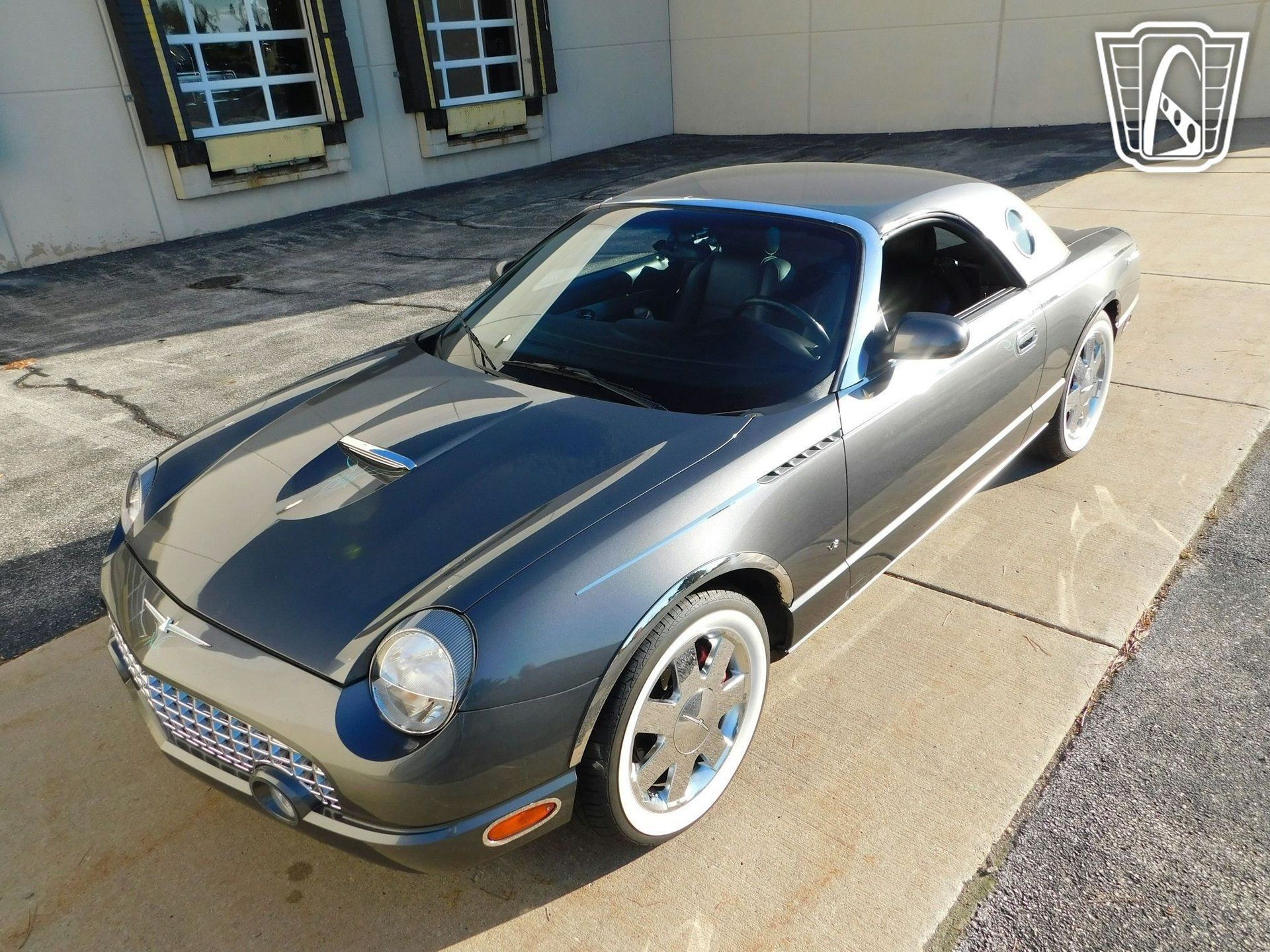 Used 2003 Ford Thunderbird RWD image 4