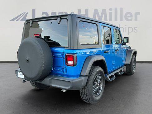 Used 2024 Jeep Wrangler Sport S image 5