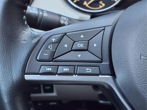 Certified 2021 Nissan Rogue Sport SV image 18