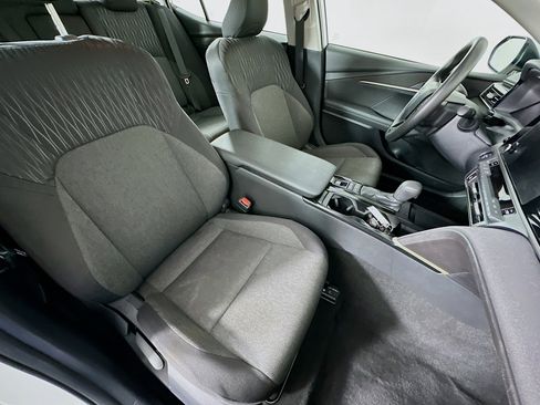 Used 2025 Toyota Camry LE image 31