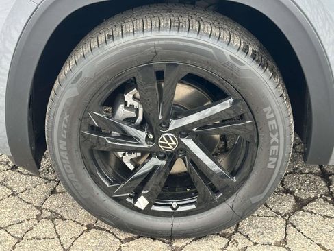 New 2026 Volkswagen Atlas Cross Sport SEL R-Line AWD/4WD image 7
