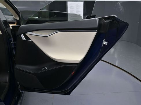 Used 2018 Tesla Model S 75D image 41