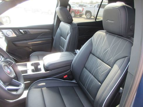 New 2026 Buick Enclave Avenir image 12