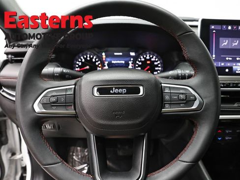 Used 2024 Jeep Compass Trailhawk AWD/4WD image 10
