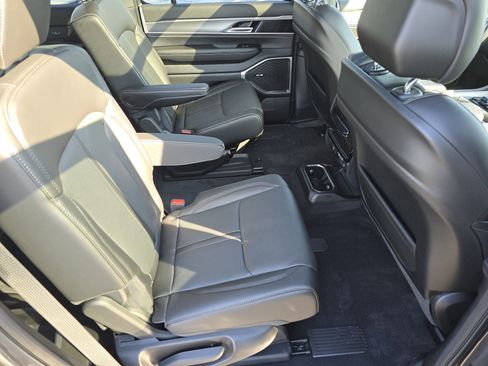 New 2026 Jeep Grand Wagoneer L 4WD w/ Premium Group I image 28
