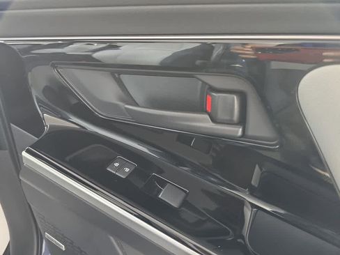 Used 2024 Subaru Solterra Touring image 9