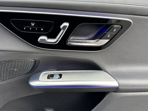 Used 2025 Mercedes-Benz GLC 300 GLC 300 image 21