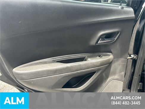 Used 2019 Chevrolet Trax LS FWD image 24