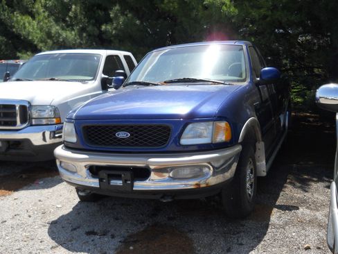 Used 1997 Ford F250 XLT image 1