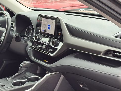 Used 2023 Toyota Highlander XLE image 44