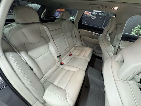 Used 2017 Volvo V90 T6 Cross Country image 18