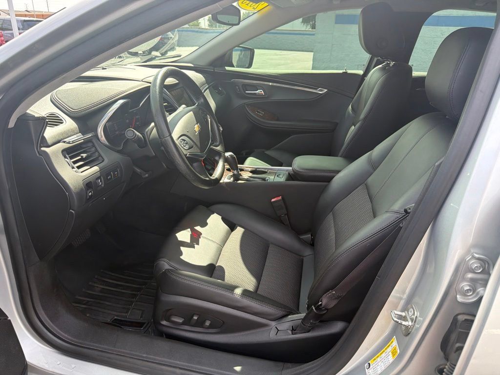 Used 2015 Chevrolet Impala LT w/ Convenience Package FWD image 16