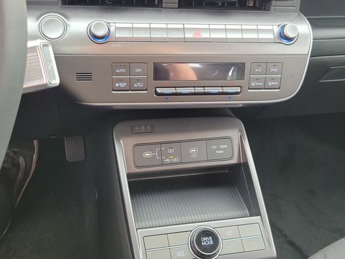 New 2025 Hyundai Kona SE image 12