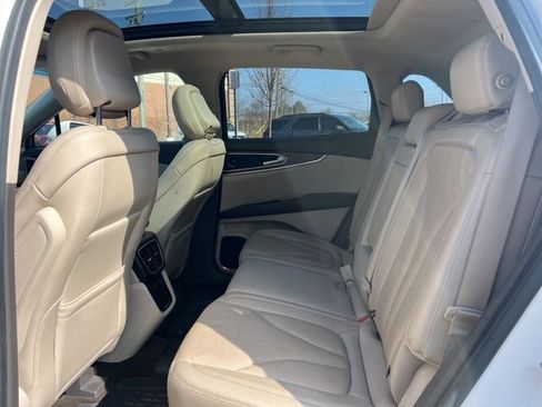 Used 2020 Lincoln Nautilus Reserve image 19