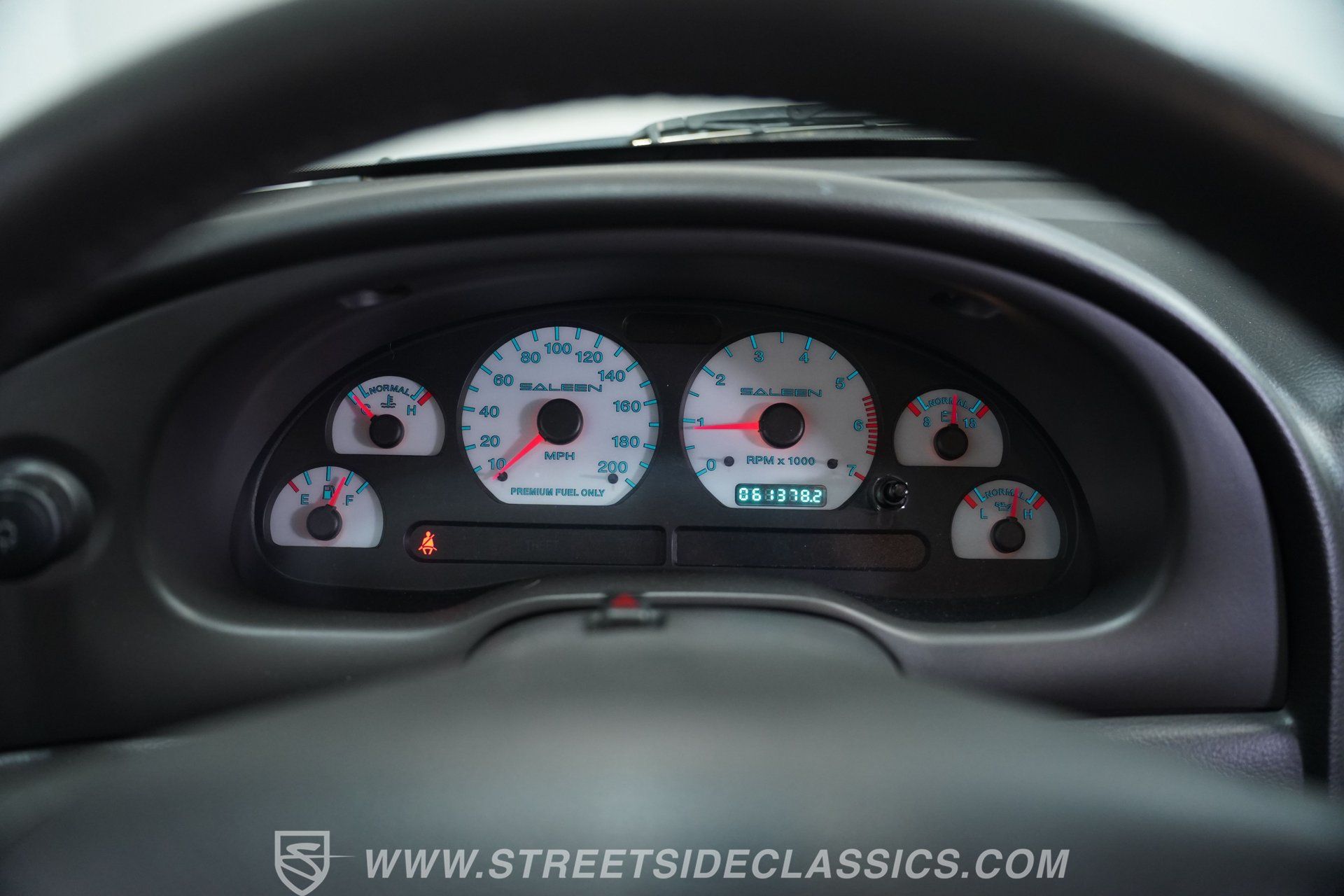 Used 2001 Ford Mustang GT RWD image 39