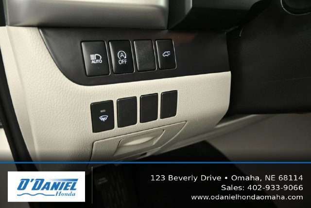 Used 2019 Toyota Highlander XLE w/ Protection Package #3 AWD/4WD image 27