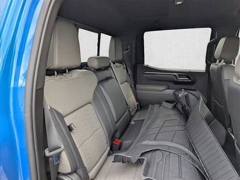 Used 2022 Chevrolet Silverado 1500 ZR2 w/ Technology Package image 16