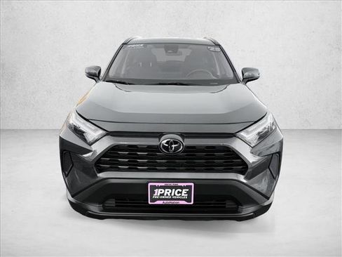 Used 2025 Toyota RAV4 XLE AWD/4WD image 2