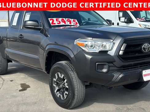 Used 2020 Toyota Tacoma SR image 3