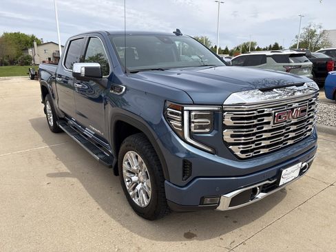 Used 2025 GMC Sierra 1500 Denali w/ Technology Package AWD/4WD image 1