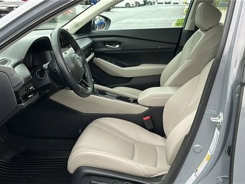 Used 2025 Honda Accord EX-L image 10