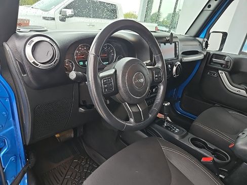 Used 2015 Jeep Wrangler Unlimited Sahara w/ Connectivity Group image 34
