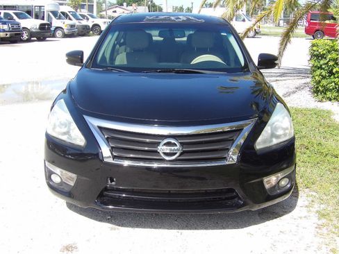 Used 2013 Nissan Altima 2.5 SL w/ Technology Pkg image 12