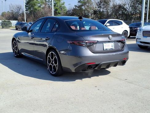 New 2026 Alfa Romeo Giulia Veloce image 9