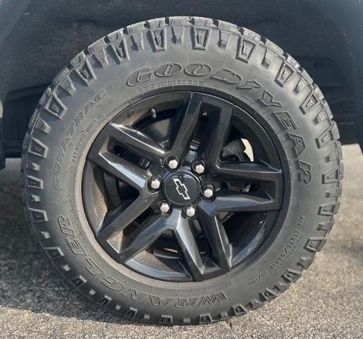 Used 2019 Chevrolet Silverado 1500 LTZ w/ LTZ Premium Package AWD/4WD image 15