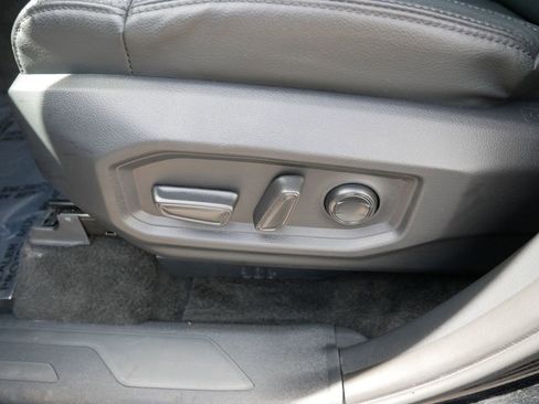 Certified 2025 Toyota Tundra Limited AWD/4WD image 16