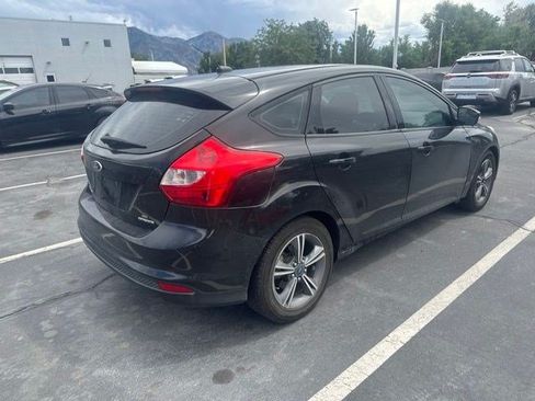 Used 2014 Ford Focus SE w/ SE Sport Package FWD image 3