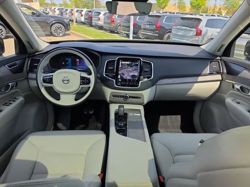 Used 2023 Volvo XC90 B6 Plus w/ Protection Package Premier AWD/4WD image 11