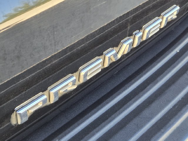 Used 2022 Chevrolet Tahoe Premier RWD image 13